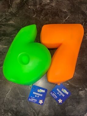 VIRAL Squeeeze 6-7 Jumbo Non-toxic Squish